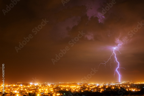 Raio sobre a cidade de Maringá