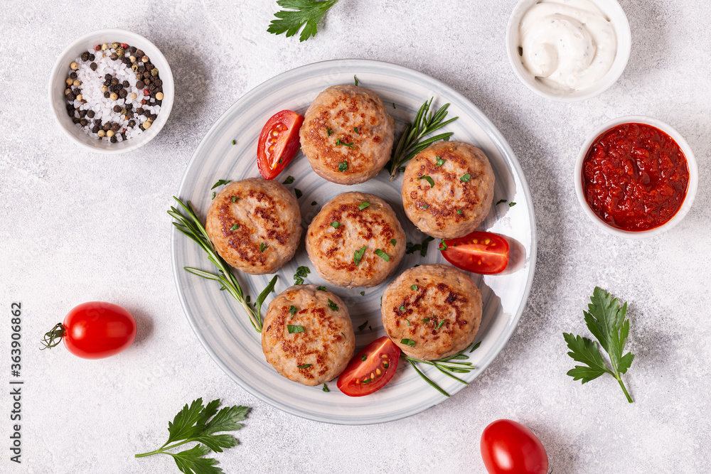 Fresh chiken cutlets with tomatoes and rosemary Fresh chiken cutlets with tomatoes and rosemary