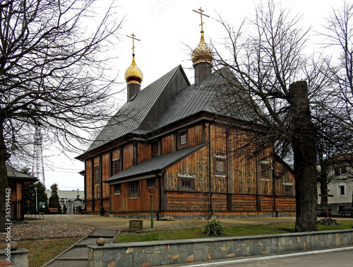 wybudowana na poczatku 18 wieku drewniana cerkiew prawoslawna pod wezwaniem narodzenia przenajswietszej bogurodzicy w miejscowosci bielsk podlaski na podlasiu w polsce