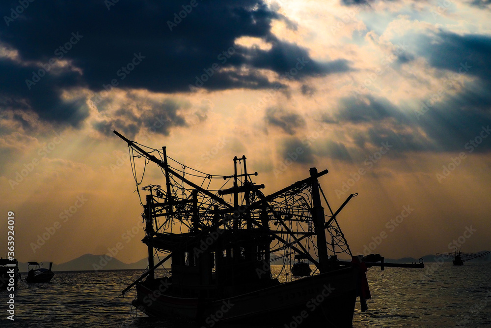 Obraz premium Sunshine on the sea 