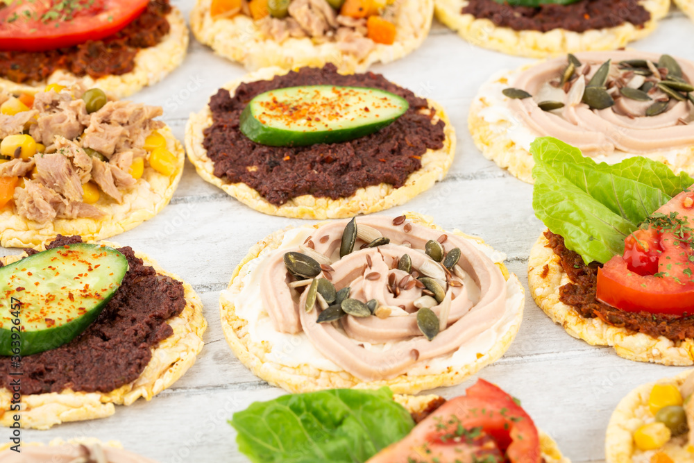 Quinoa crackers Quinoa crackers