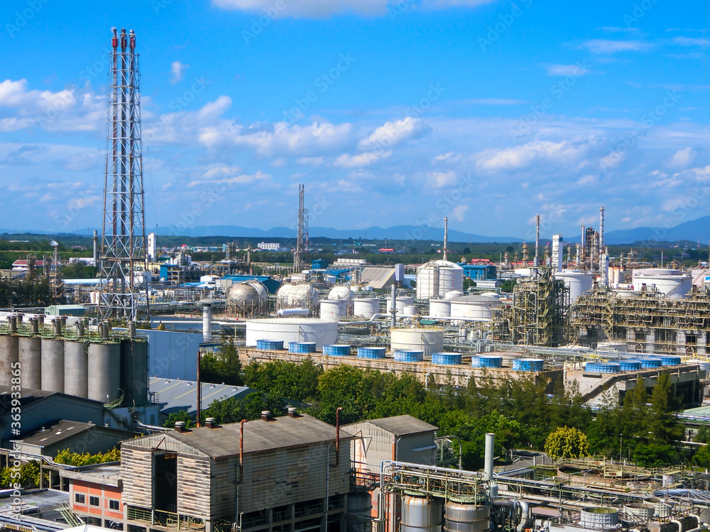 plant petrochemical  In the daytime