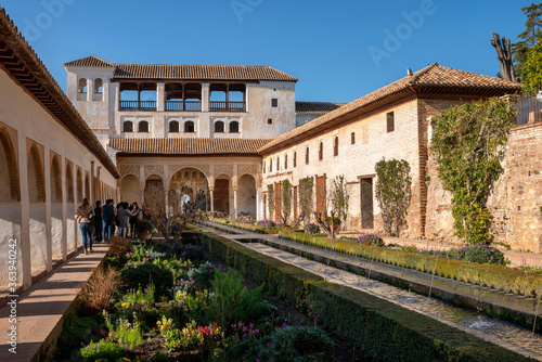 Jardin et fontaine du Généralife à l’Alhambra