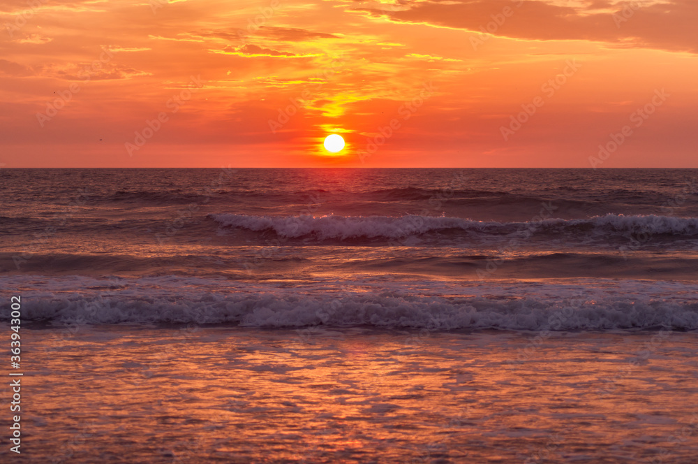 Obraz premium sunset over the sea