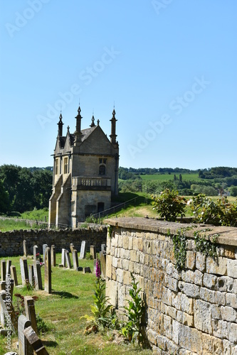 England, Gloucestershire, Cotswolds, Chipping Campden, houses and church