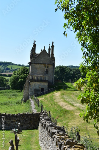 England, Gloucestershire, Cotswolds, Chipping Campden, houses and church
