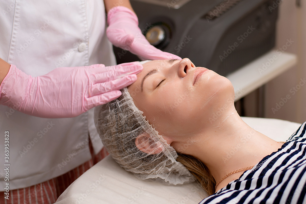 Cosmetic beauty treatments massage Cosmetic beauty treatments massage