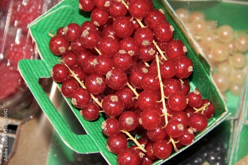 Fruits et légumes primeur marché groseille