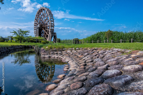 Canvastavla 滋賀県東近江市の能登川水車と美しい風景