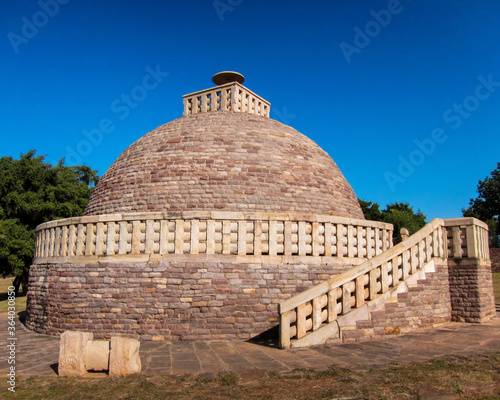 The Great Sanchi Stupa  Buddhist Architecture at sanchi  Madhya Pradesh  India
