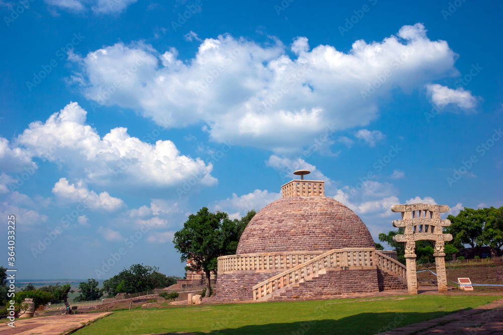 The Great Sanchi Stupa, Buddhist Architecture at sanchi, Madhya Pradesh, India The Great Sanchi Stupa, Buddhist Architecture at sanchi, Madhya Pradesh, India