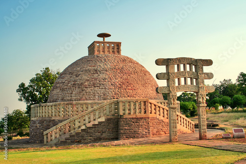 Obraz na płótnie The Great Sanchi Stupa, Buddhist Architecture at sanchi, Madhya Pradesh, India