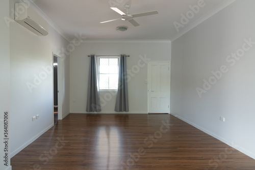 Wallpaper Mural Newly renovated and painted room in renovated house Torontodigital.ca