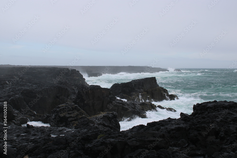 Raue Küste auf der Reykjanes-Halbinsel im Süden Islands