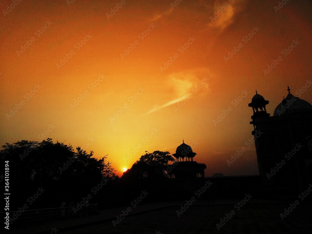 Obraz premium sunset in the city