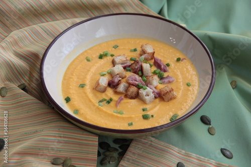 ream pumpkin soup with meat