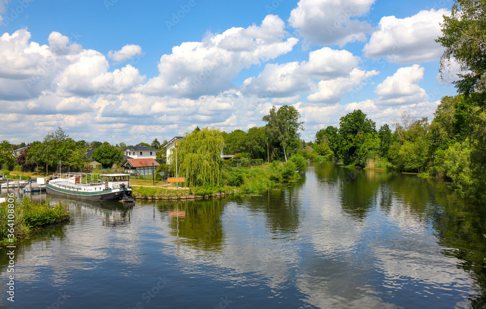Fototapeta premium Oranienburg, Havel und Schlosshafen