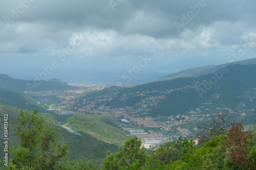 Panorama di Sestri Levante da Castiglione Chiavarese. © Fabio Caironi