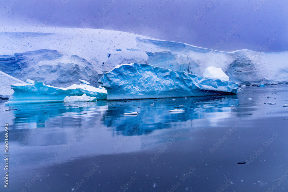 Saibloat Icebergs Glacier Snow Mountains Paradise Bay Skintorp Cove Antarctica