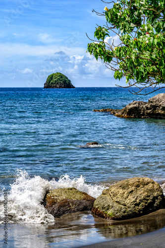 Ilet La Perle depuis la plage de l'Anse Céron en Martinique - Antilles françaises - Caraïbes