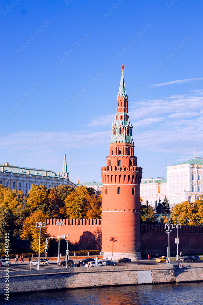 Fototapeta premium Kind to the Moscow Kremlin, Grand Kremlin Palace, Cathedrals and quay Moskva River