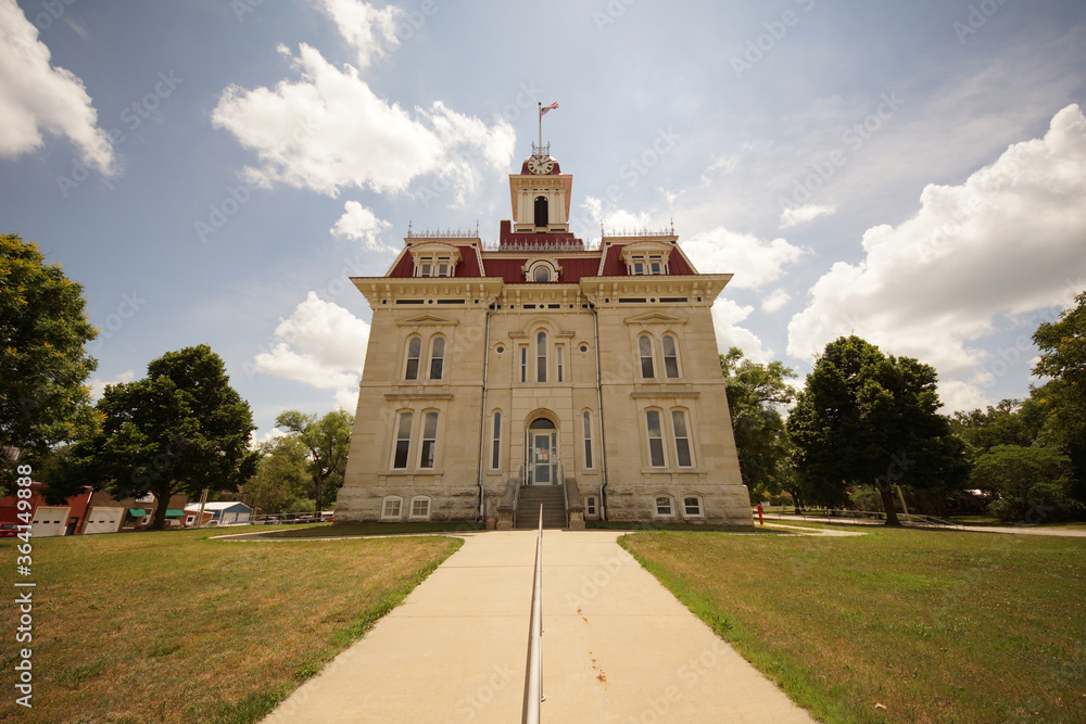 Naklejka premium country courthouse in the Midwest