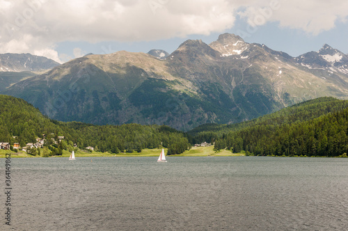 St. Moritz, St. Moritzersee, Bergsee, See, Oberengadin, Muottas Muragl, Piz Muragl, Piz Languard, Schafberg, Stazerwald, Wanderweg, Wassersport, Malojawind, Alpen, Graubünden, Sommer, Schweiz photo