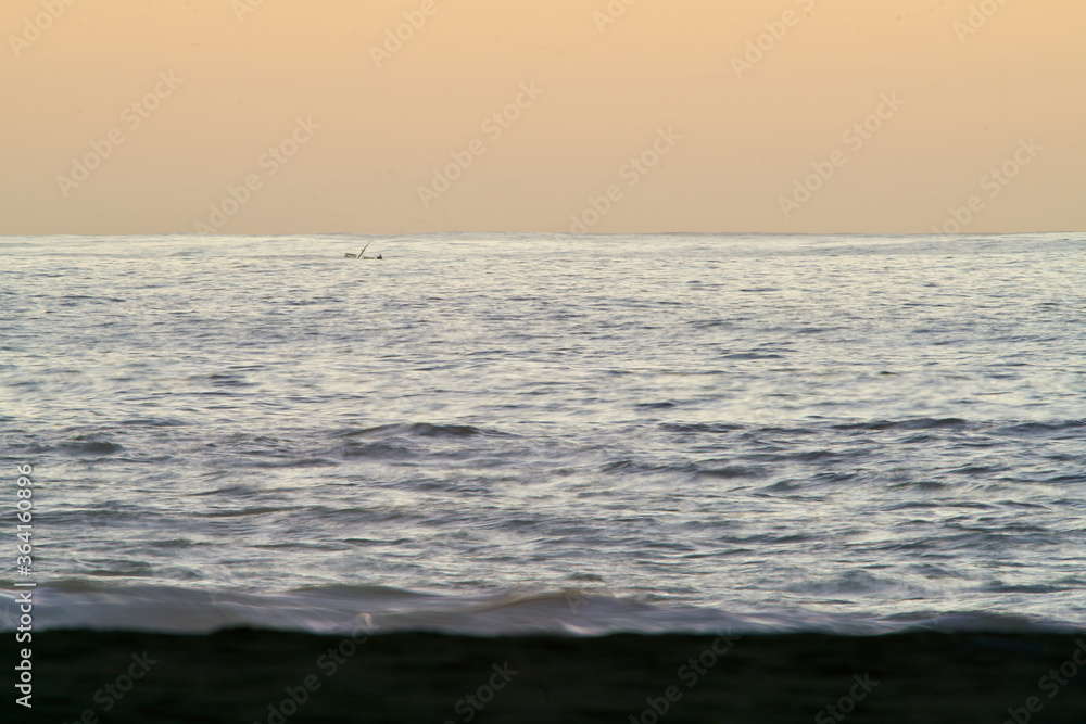 Obraz premium golden evening sky