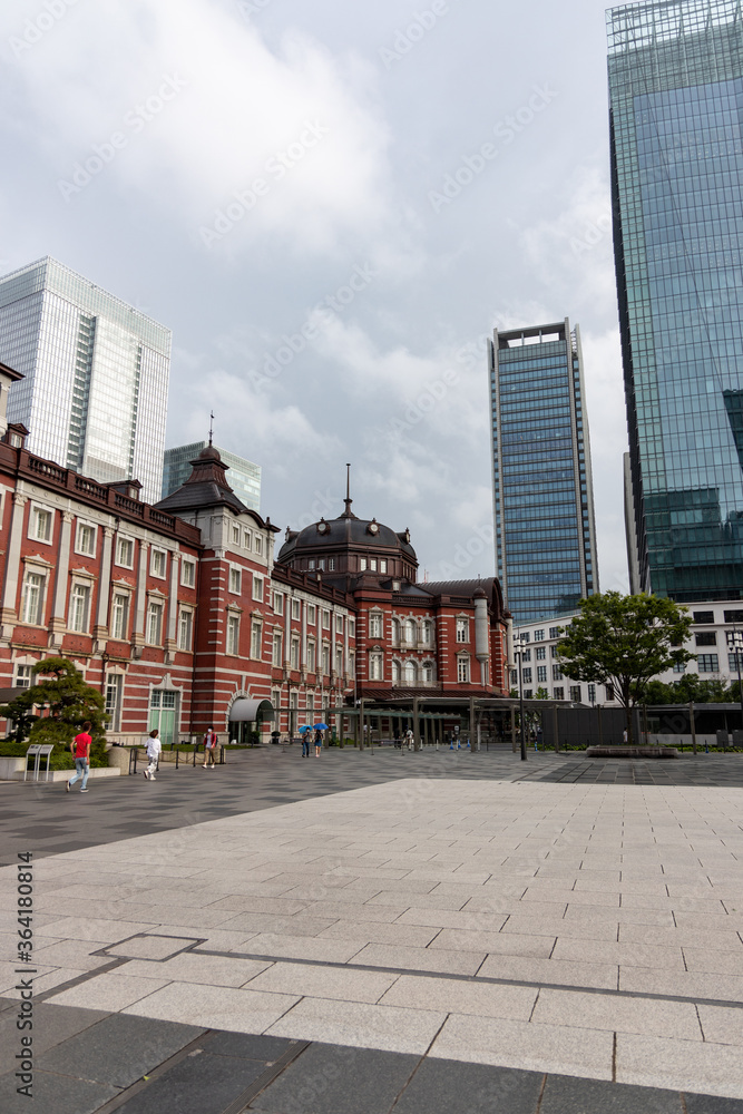 Fototapeta premium 東京駅前の風景 