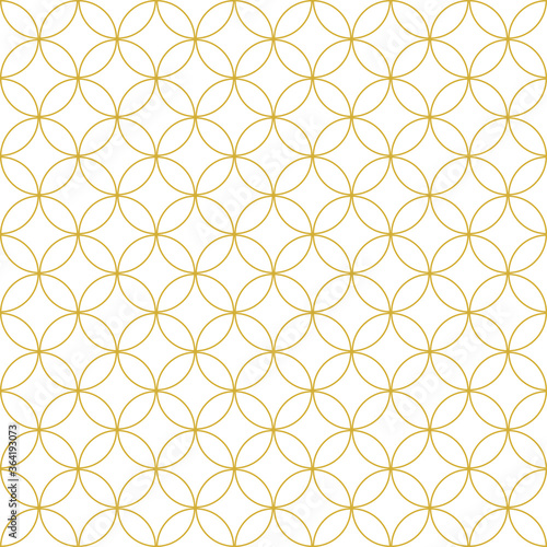 Japanese seven treasures line pattern vector in gold and white. Classic geometric shippou pattern for wallpaper, textile, or other modern print. Seamless design.