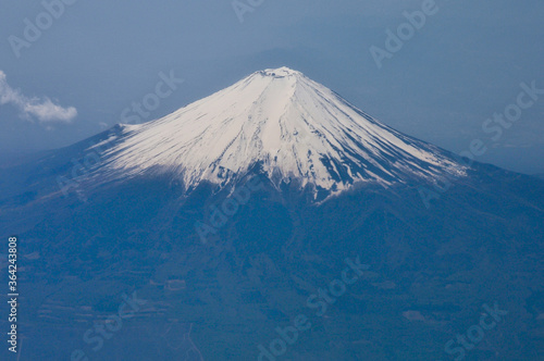 飛行機から眺める富士山 Mt. Fuji, the most famous mountain in Japan