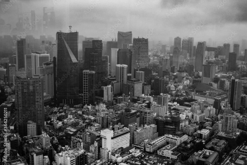白黒写真の都市景観
