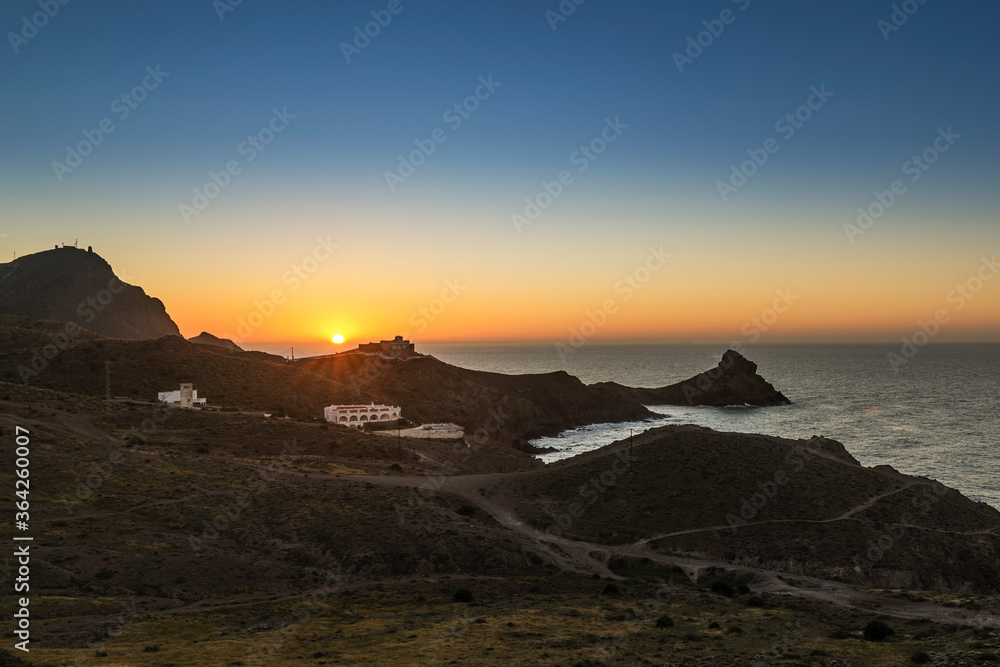 Vista del amanecer en el Parque Natural de Cabo de Gata-Níjar, provincia de Almería, Andalucía, España