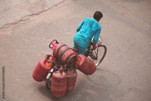 Картината върху платно Image of gas cylinder in bicycle