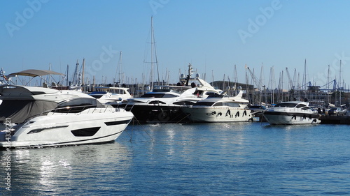 Puerto de Alicante en el Mediterráneo