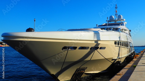 Puerto de Alicante en el Mediterráneo