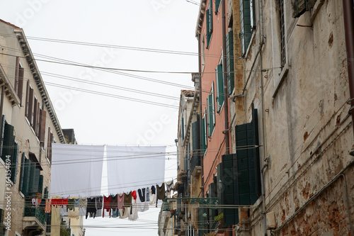 Italy Venice laundry between two buildings © moodboard