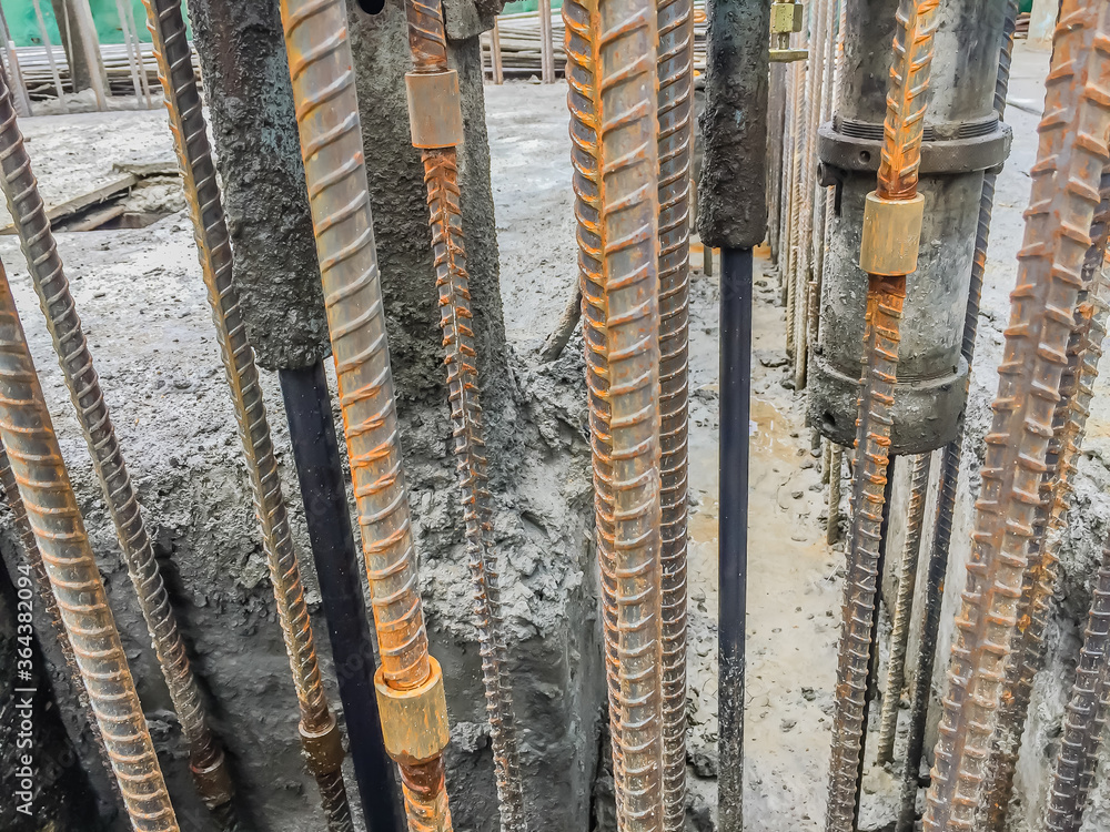 Deformed steel bar was connected in the reinforce cement column by the