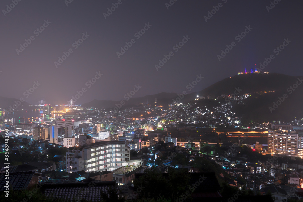 長崎に暮らす人が見る夜景　稲佐山と長崎港を望む