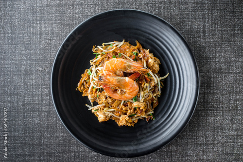 Pad thai, noodles, lunch, restaurant, copy space, vegetable, lime, ingredient, lemon, stir, top view, shrimp, garlic, Thai food, leaf, meal, noodle, seafood, chicken, tofu, egg, sauce, siam, thai food