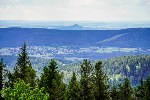 Ausblick im Fichtelgebirge vom Haberstein Schneeberg in die Landschaft im Sommer