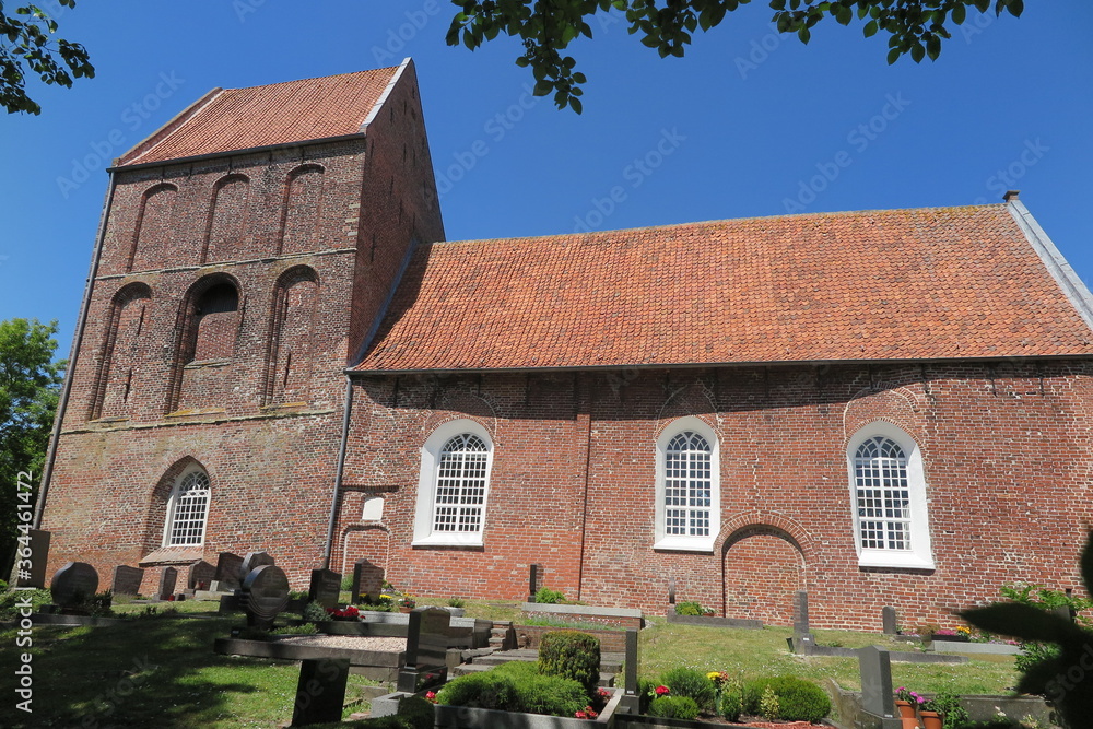 Fototapeta premium Dorfkirche von Suurhusen, Ostfriesland