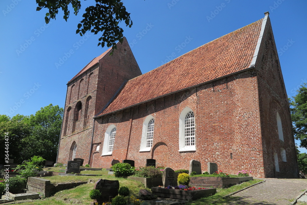 Fototapeta premium Dorfkirche von Suurhusen, Ostfriesland