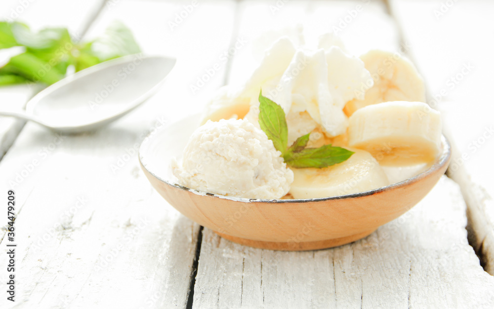 Bananeneis Vegan veganes Eis Kugeleis Banane Speiseeis Bananeneis Vegan veganes Eis Kugeleis Banane Speiseeis