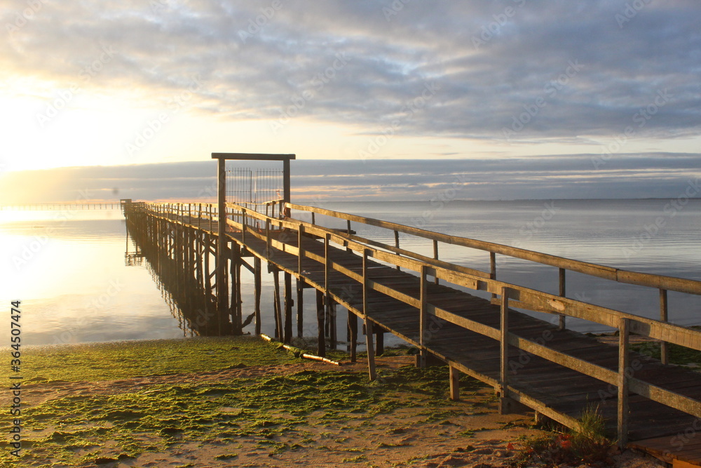 Obraz premium pier at sunset