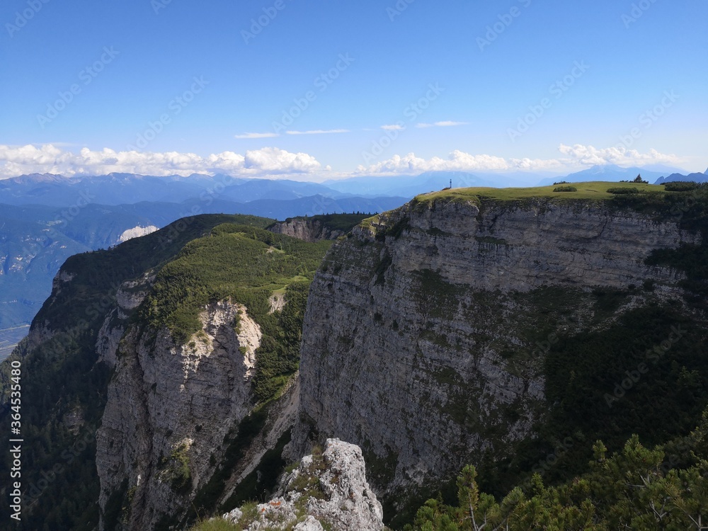 Fototapeta premium view of the mountains