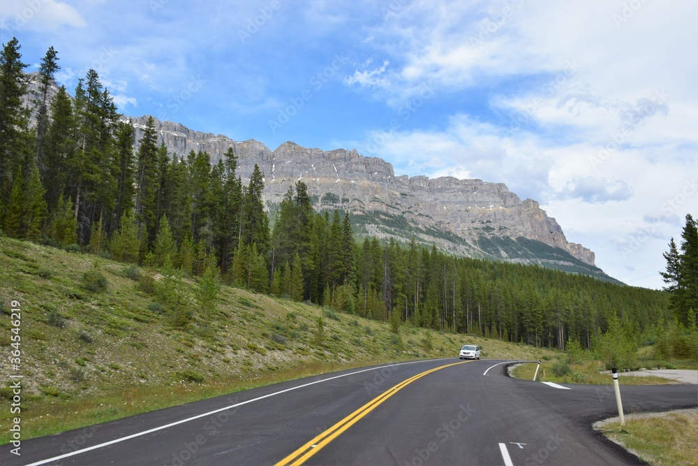 Fototapeta premium Summer road trip in the Canadian Rockies
