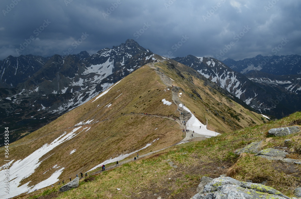 Tatry, Kasprowy Wierch,  resztki sniegu na szczytach