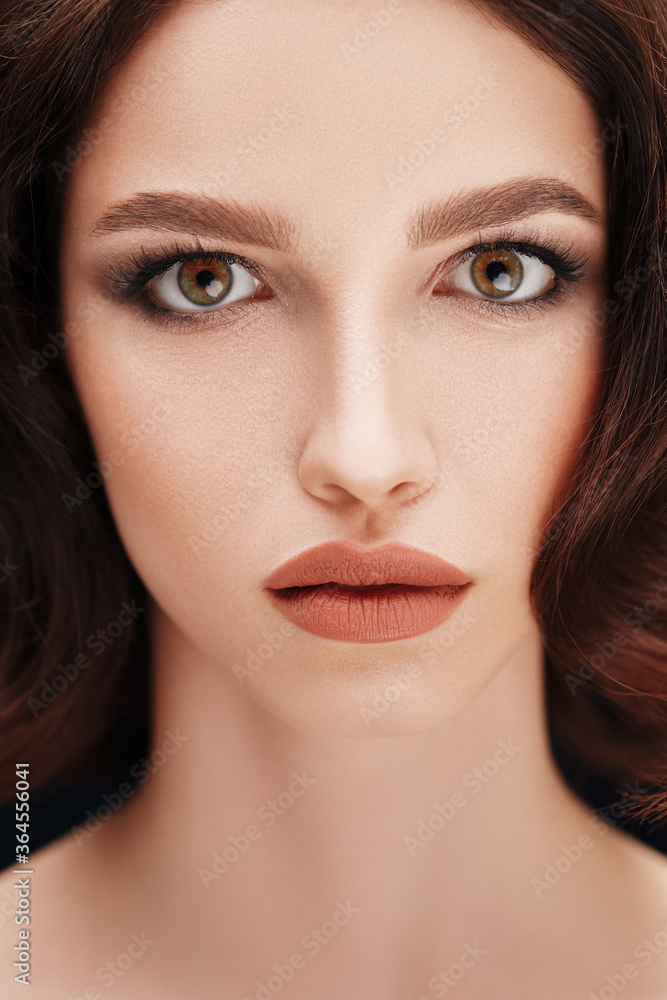 Fototapeta premium girl with big eyes