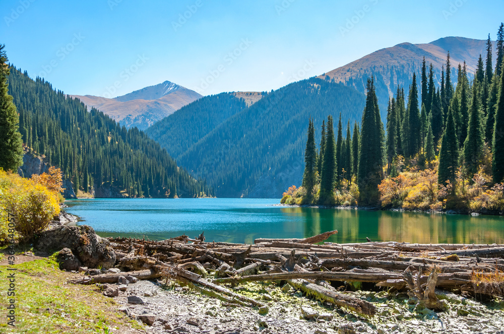 Φωτογραφία Kolsay (Kolsai) National Park, Middle Lake, Kazakhstan adventure travel, scenic